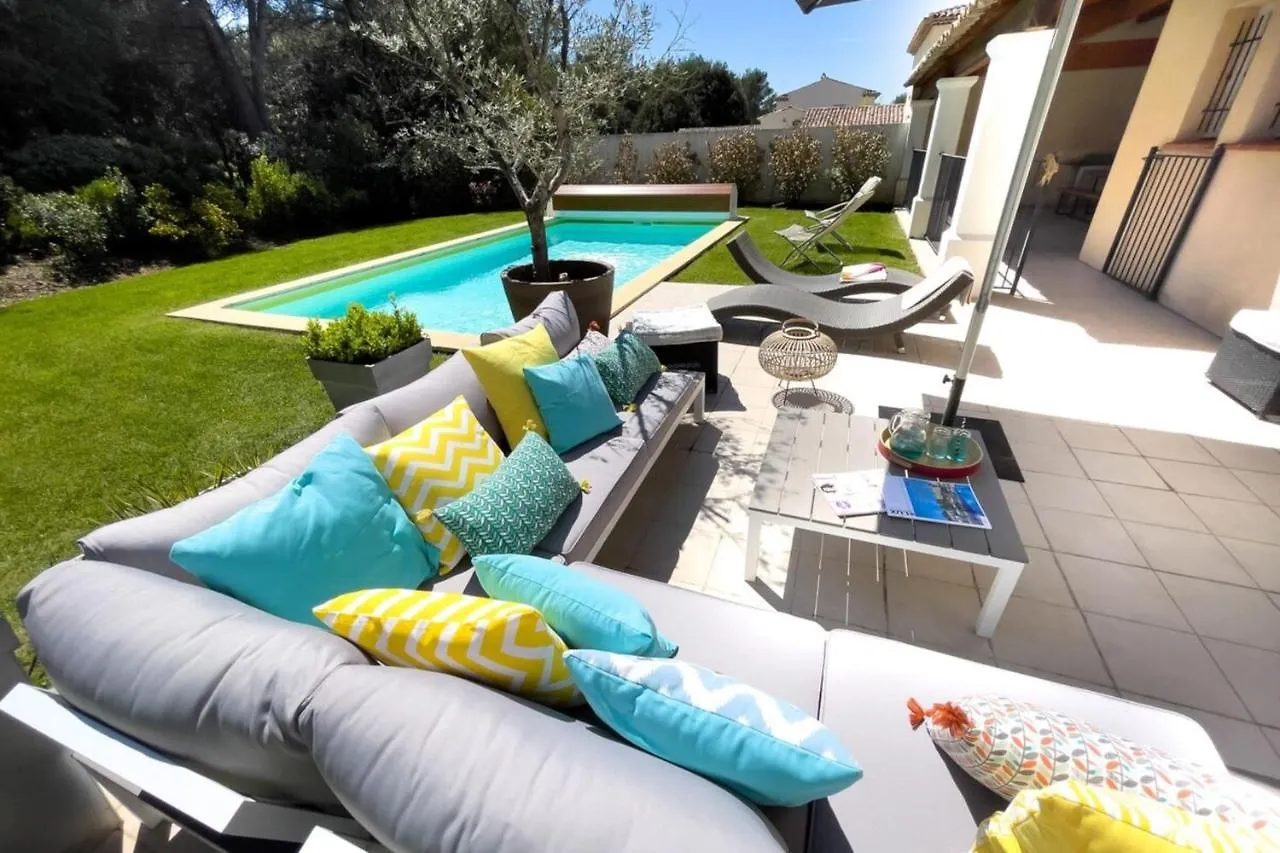 Ma Villa En Provence Villa De Standing Et Piscine Domaine De Pont-Royal Mallemort 0*,